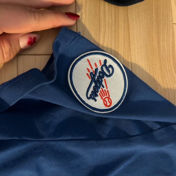 BASEBALL TOP - DODGERS - SIZE LARGE - Picture 4 of 5